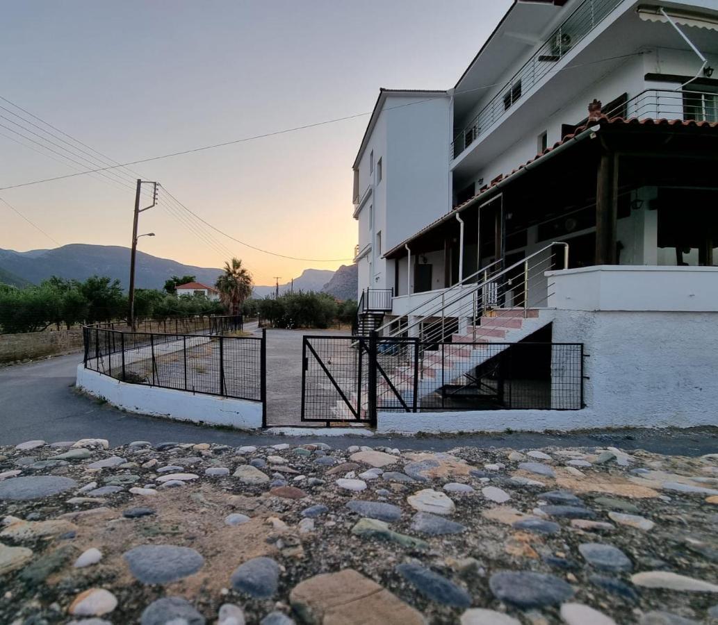 Thassa Beach Apartment No1 Leonídion Buitenkant foto